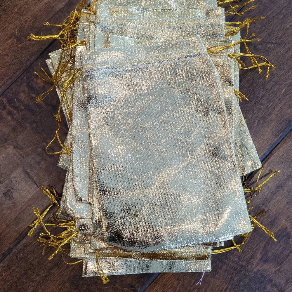 39x Gold Drawstrong Party Favor Bags